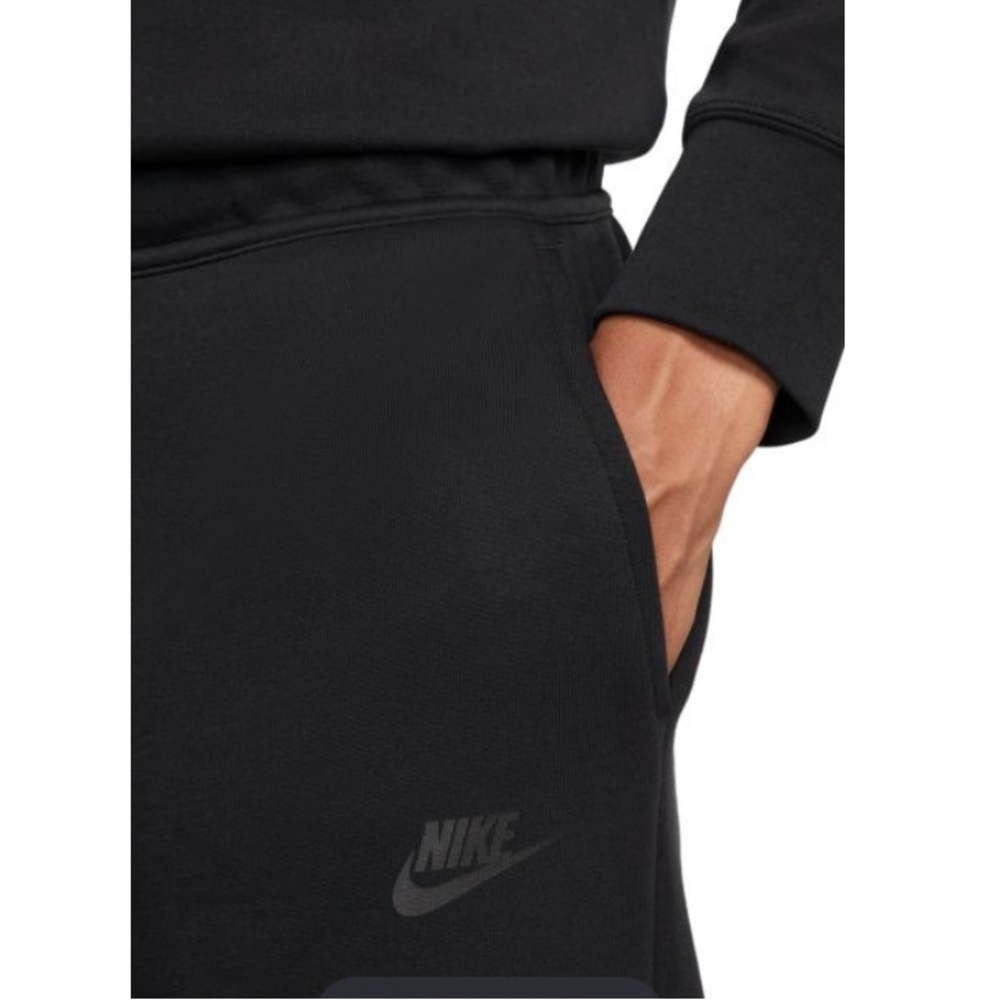 NWT Nike Sportswear Tech Fleece 2-piece Hoodie/Shorts - Gym Red/Black - Picture 9 of 14